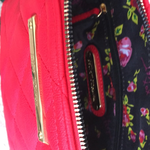 Betsey Johnson Crossbody Bag - Picture 5 of 7